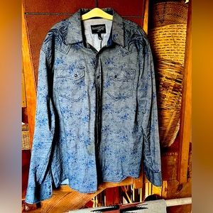 Grey with blue flower print western style shirt. Size L. Snap buttons